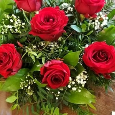 Valentines Roses - Valentines flowers roses   various colours available please contact the shop due to the Valentine prices will be different from the website 