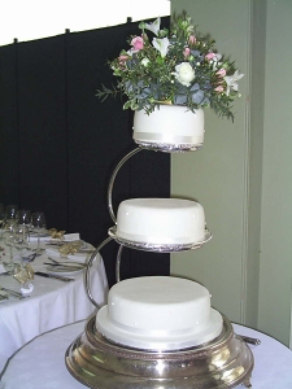 Top tier cake posy